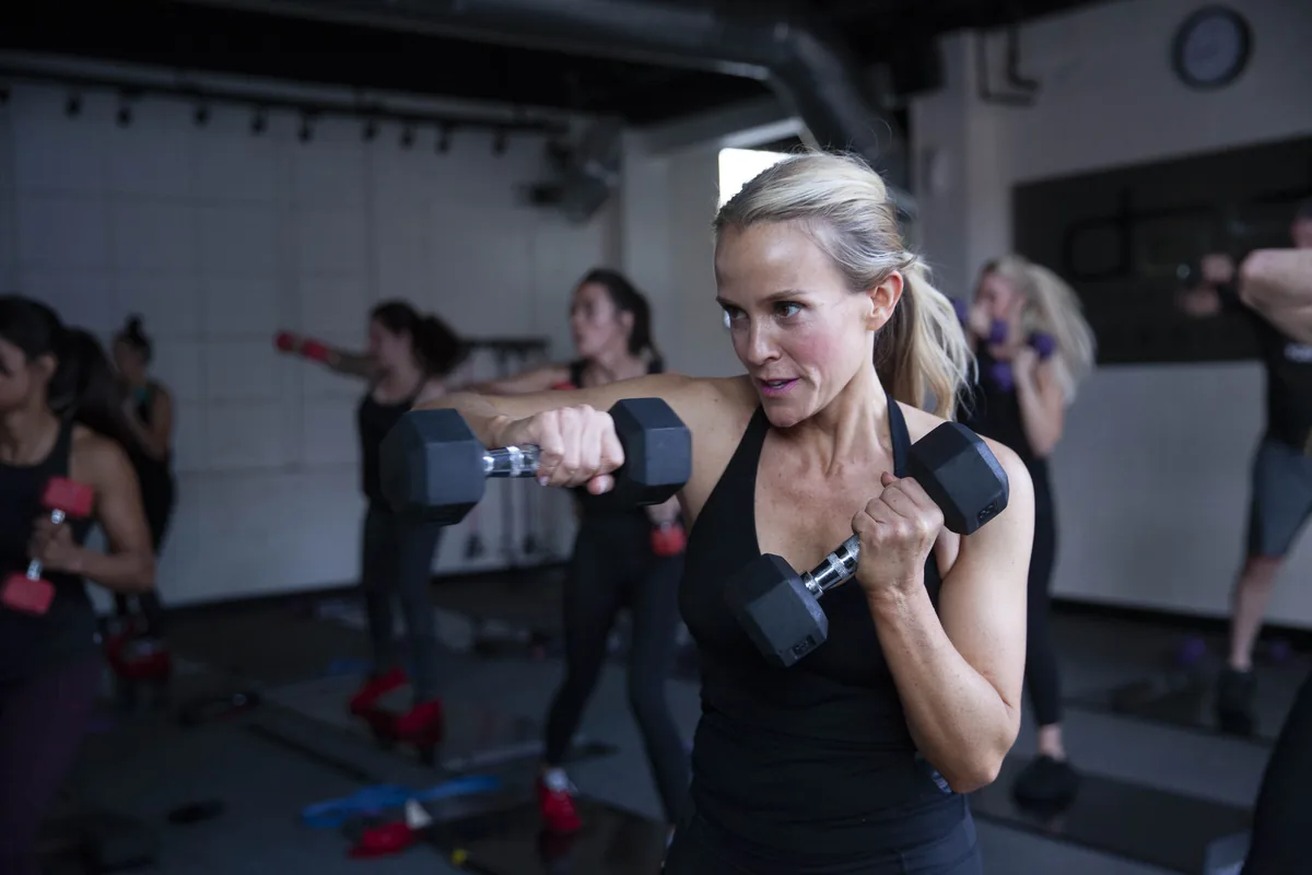 An Obsidian® BOX class throwing a weighted hook combination